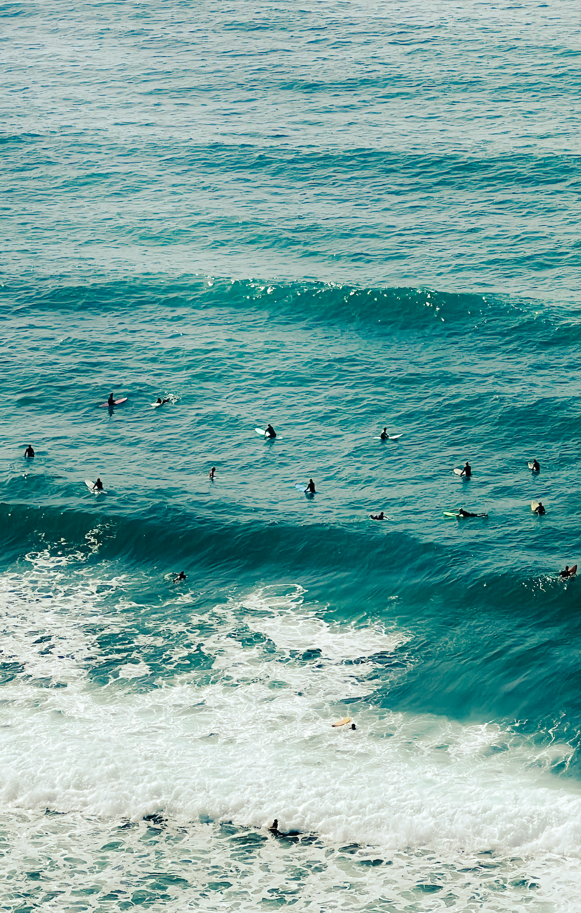 SUMMER SURF GATHERING PRINT