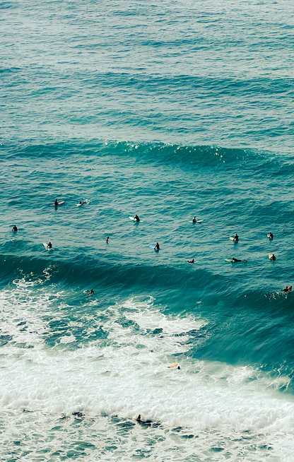 SUMMER SURF GATHERING PRINT